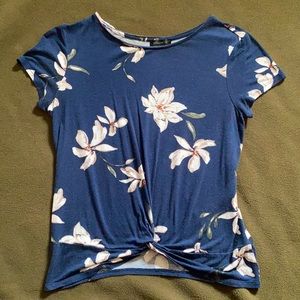 3/$15 Dynamite Blue Floral Top